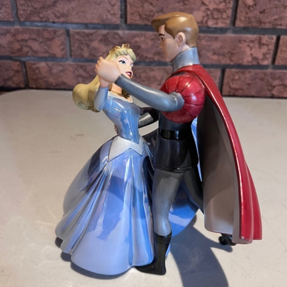 WDCC Sleeping Beauty Princess Aurora Prince Phillip A Dance in the Clouds Decor - Picture 2 of 5